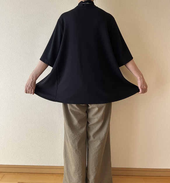 Aラインのニットトップス　ブラック　サイズ展開あり 3枚目の画像