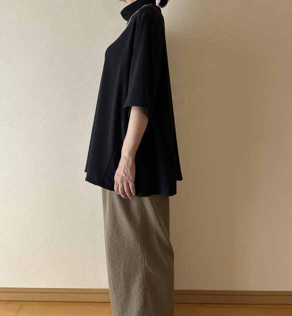 Aラインのニットトップス　ブラック　サイズ展開あり 4枚目の画像