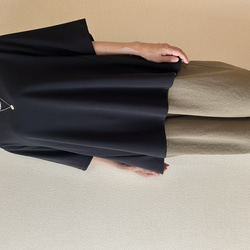 Aラインのニットトップス　ブラック　サイズ展開あり 6枚目の画像