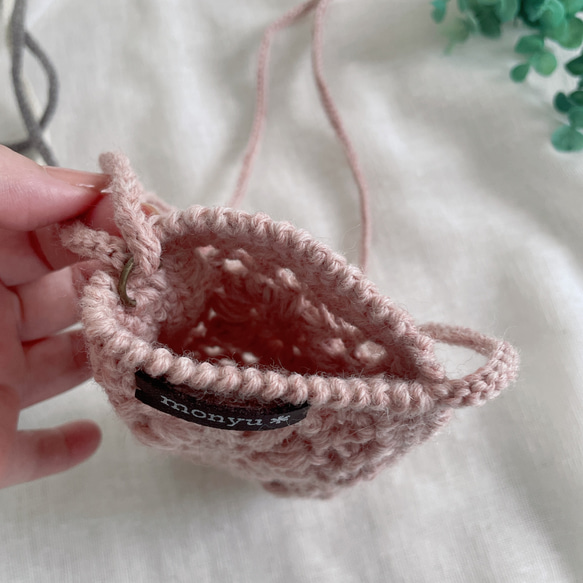 ぷっくり花のスマホショルダー　wool 4枚目の画像