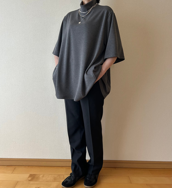 Aラインのニットトップス　ブラック　サイズ展開あり 4枚目の画像