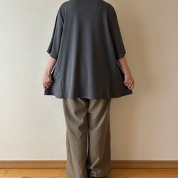 Aラインのニットトップス　ブラック　サイズ展開あり 3枚目の画像