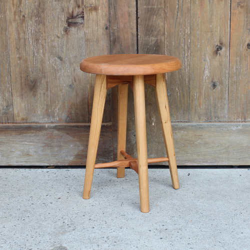 無垢材のスツールA・ブラックチェリー材・木製チェアー・お好きな高さ