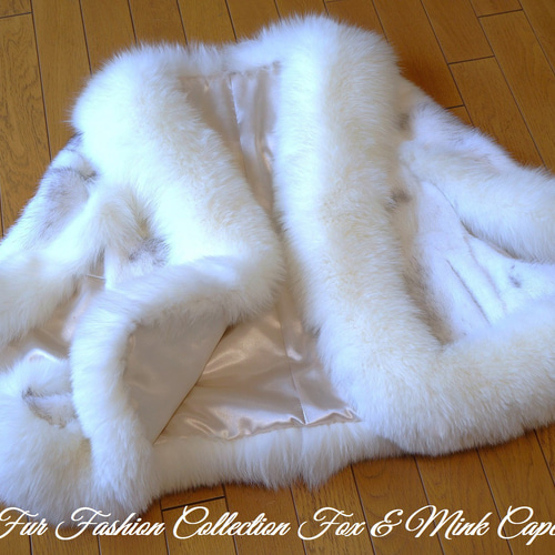 街角でひときわ目を引く☆大人可愛いホワイトフォックスファー×クロス