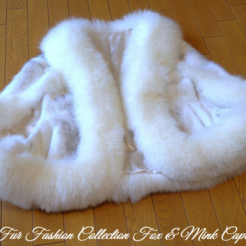 街角でひときわ目を引く☆大人可愛いホワイトフォックスファー×クロス