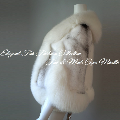 街角でひときわ目を引く☆大人可愛いホワイトフォックスファー×クロス