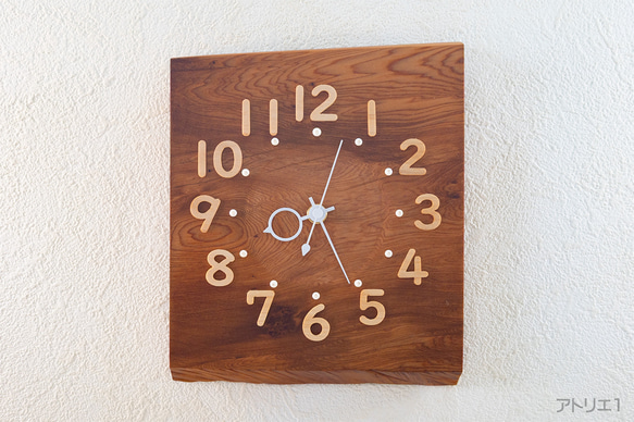 屋久杉千年の息遣いを感じさせる掛け時計 1枚目の画像