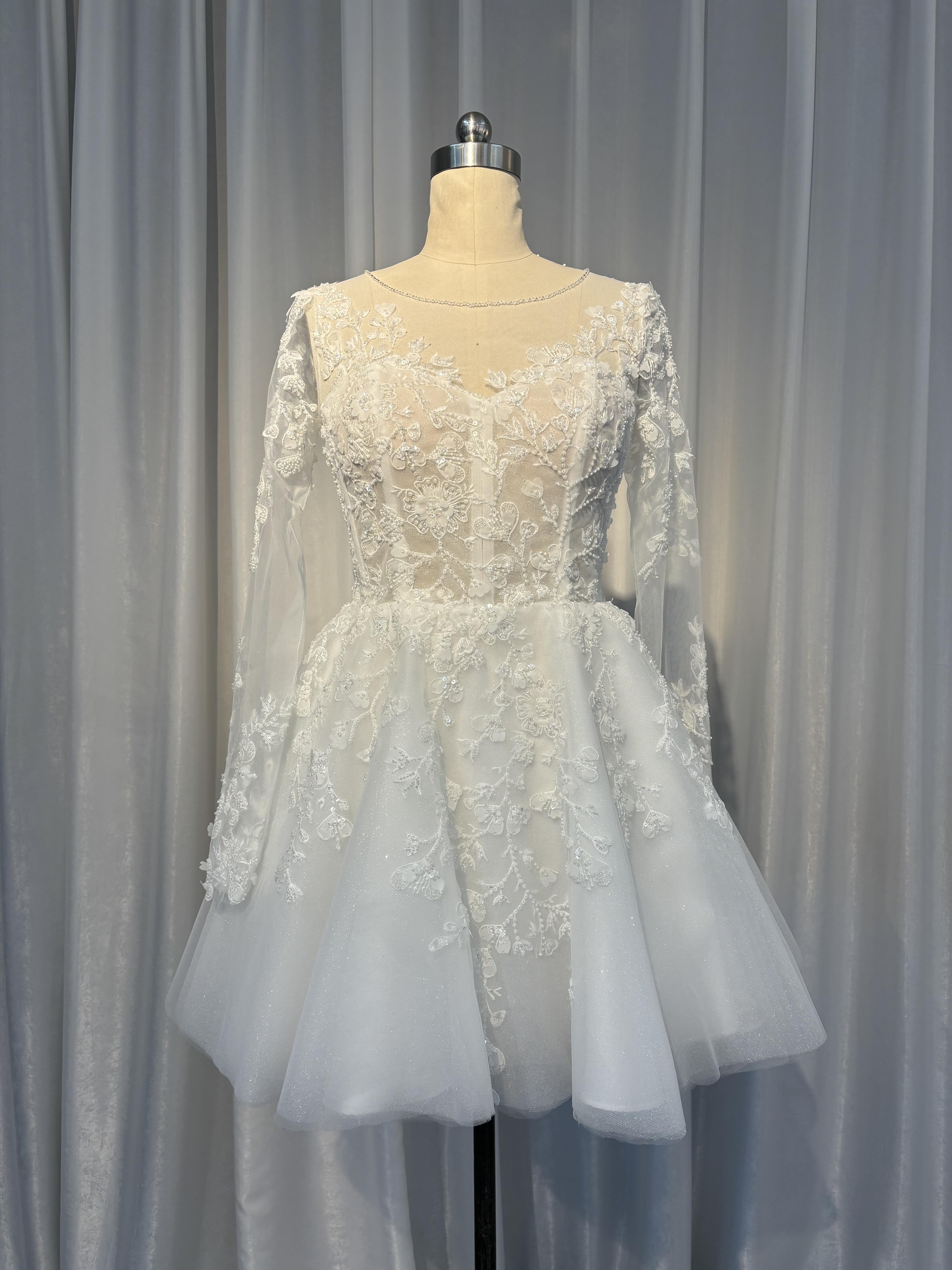 躊躇しない　くるみボタン　ホワイト　ミニスカート　イリュージョン　透け長袖　レース付き　成人式卒業式音楽会デート謝恩会