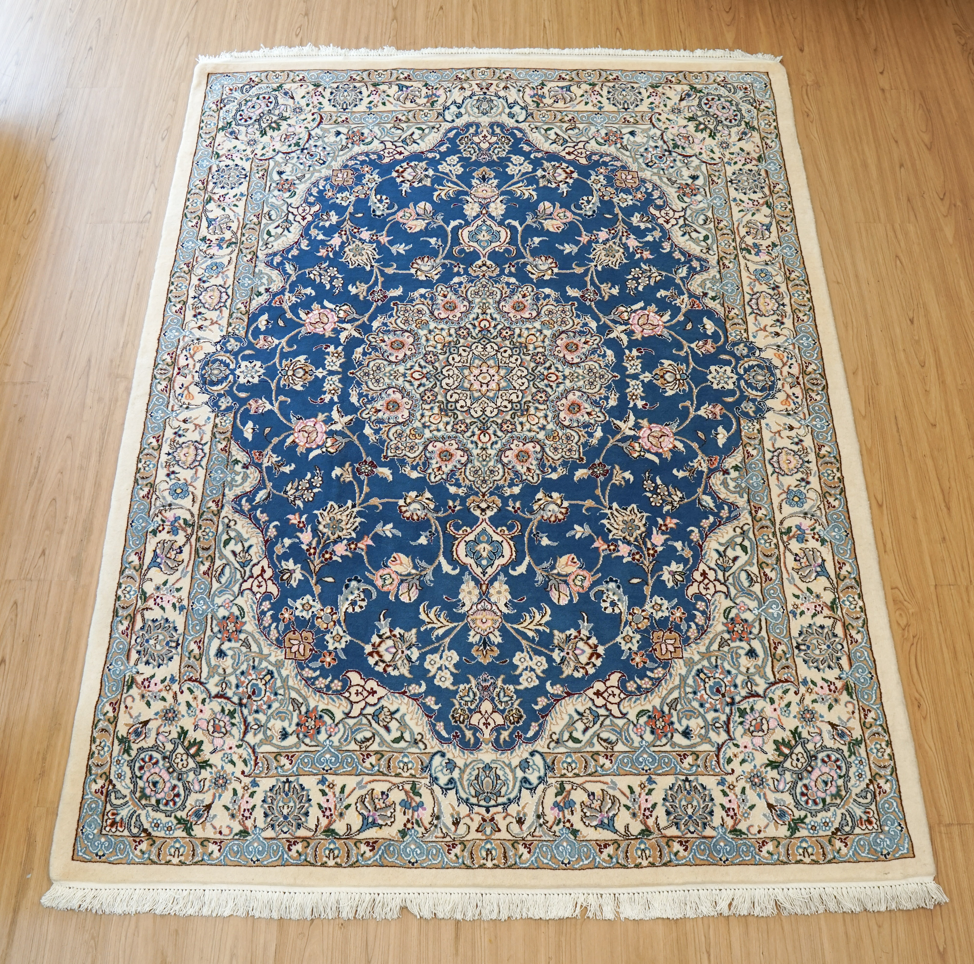 ペルシャ絨毯 ナイン産 202×155cm