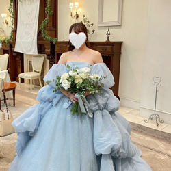 実例写真！カラードレス 水色 パフスリーブ ツーピース キラキラ光る