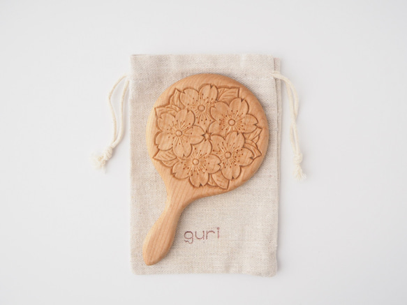 小さな手鏡【桜】 手鏡 木彫guri 通販 19801343｜Creema(クリーマ