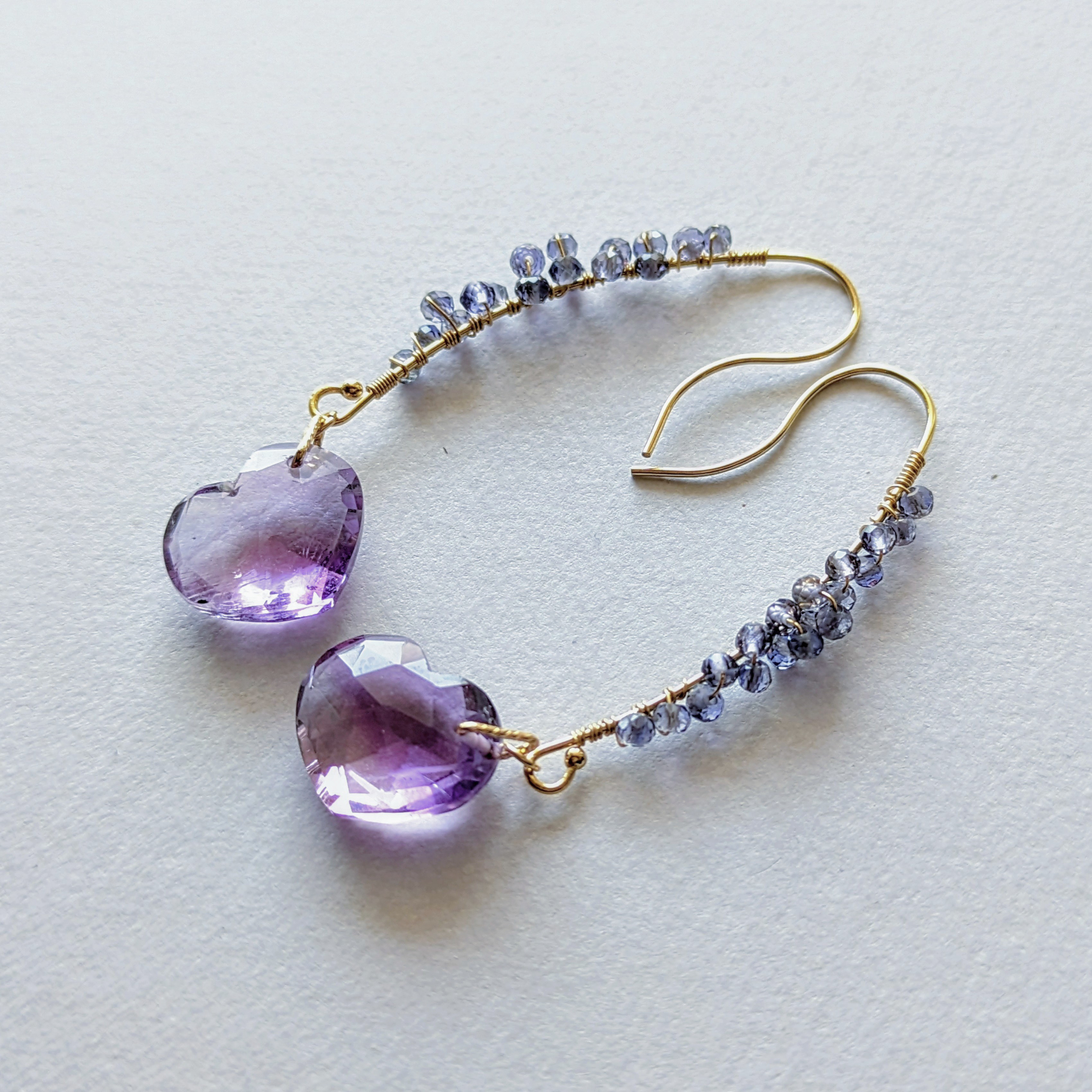 アメシストとアイオライトの揺れるピアス＊14kgf＊