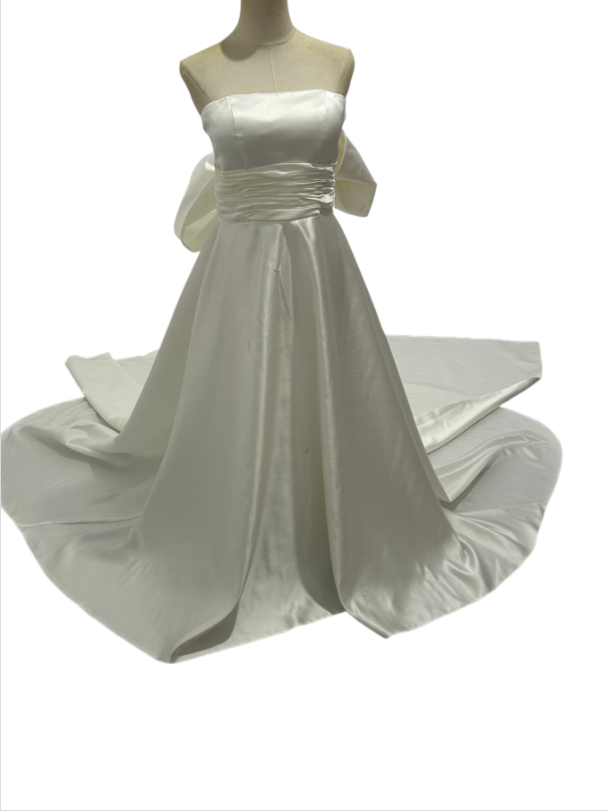 ウェディングドレス 華やかなトレーン ビスチェドレス オフホワイト ラッフルフリル 結婚式/披露宴