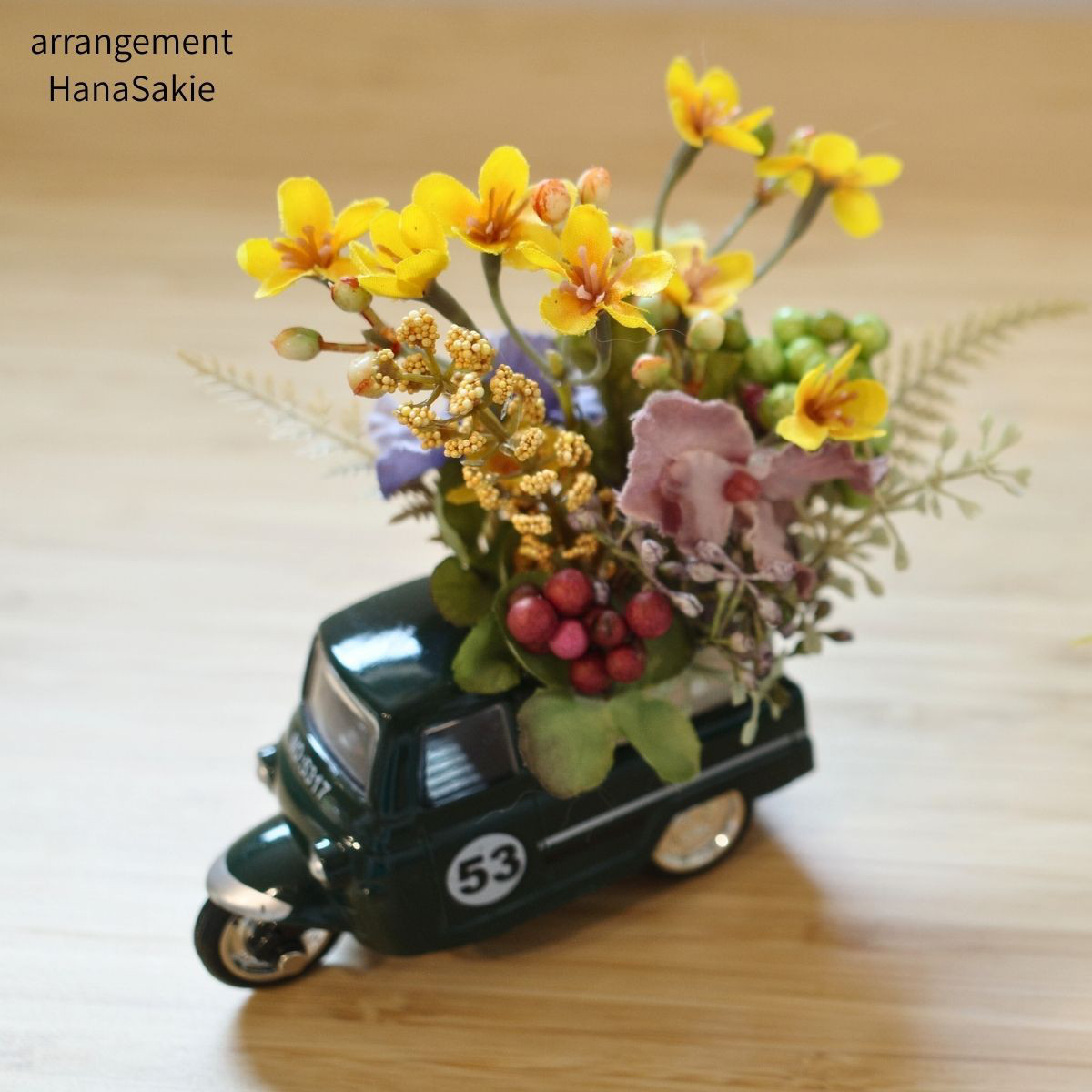 レトロ 3輪トラック フラワーアレンジ 造花 ミニチュア アンティーク風 送料無料 雑貨 ギフト インテリア CT触媒