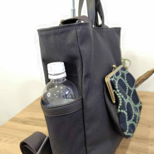 ミナペルホネン/タンバリンネイビー×カーキがま口ポケット/A4トートリュック 1点限り】ミナペルホネン/タンバリンネイビー×カーキ/がま口