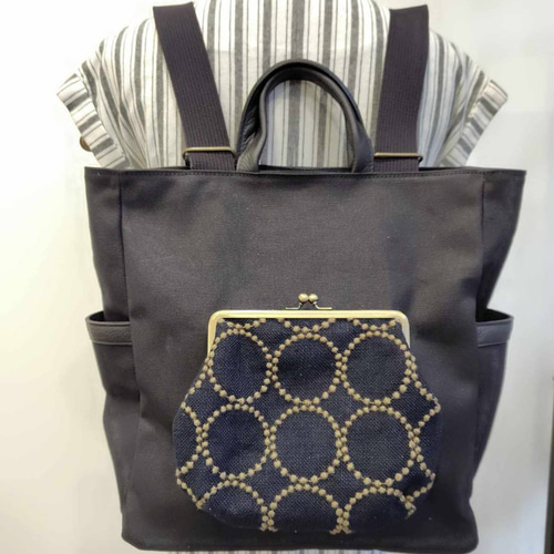 ミナペルホネン/タンバリンネイビー×カーキがま口ポケット/A4トートリュック 1点限り】ミナペルホネン/タンバリンネイビー×カーキ/がま口