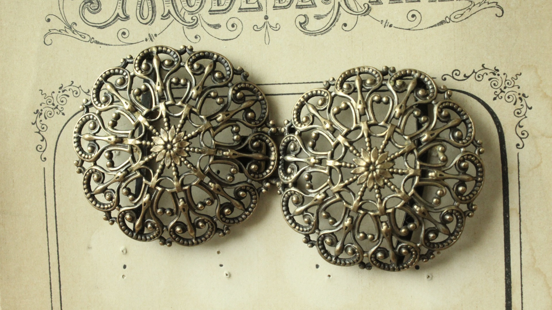 透かし細工 クラスプ バックル 縦横4x8cm 厚12mm フランス輸入 ヴィンテージ 花柄 繊細 装飾パーツ