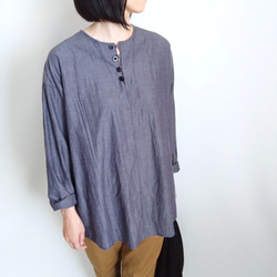 再販！× 3  新！コットンリネンブロードのシャツトップ  先染ワッシャー  ネイビーシャンブレー 2枚目の画像