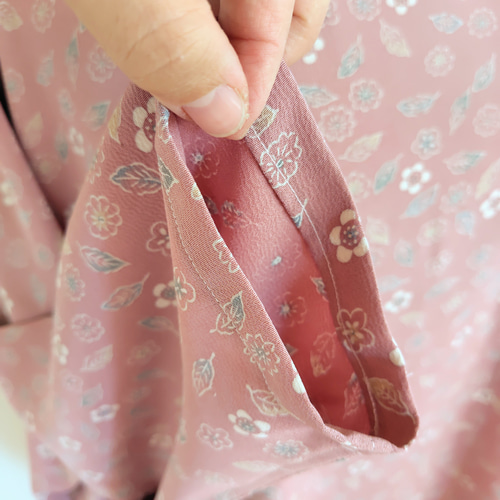ピンク地に花柄小紋のチュニック＊着物リメイク Pink floral pattern