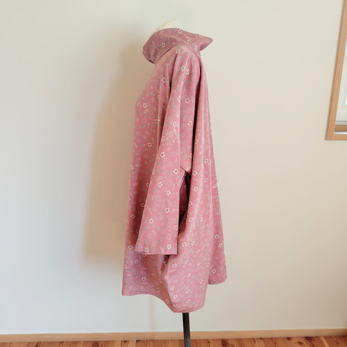 ピンク地に花柄小紋のチュニック＊着物リメイク Pink floral pattern