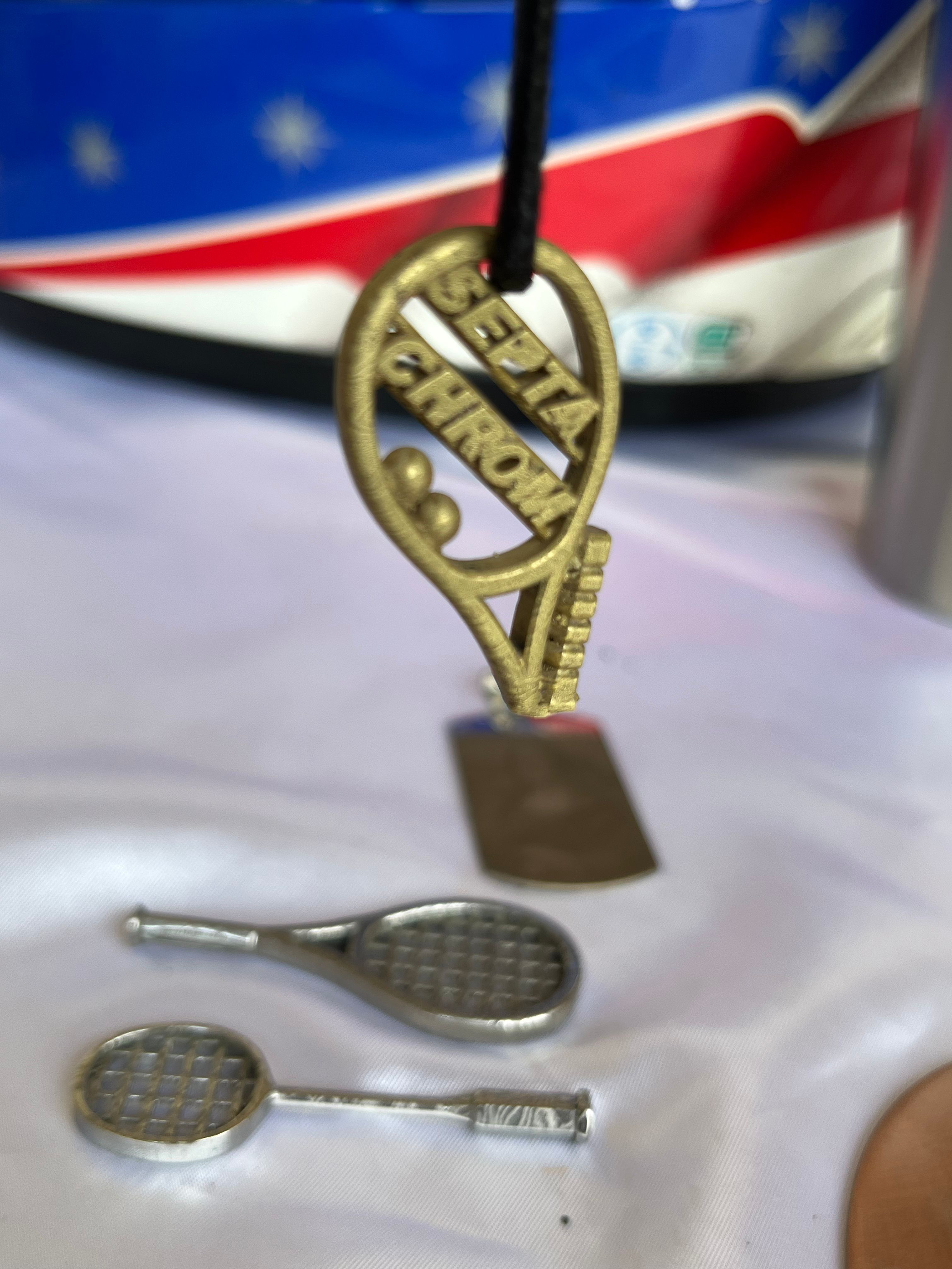 心打つテニスラケットのオーダーネームネックレス