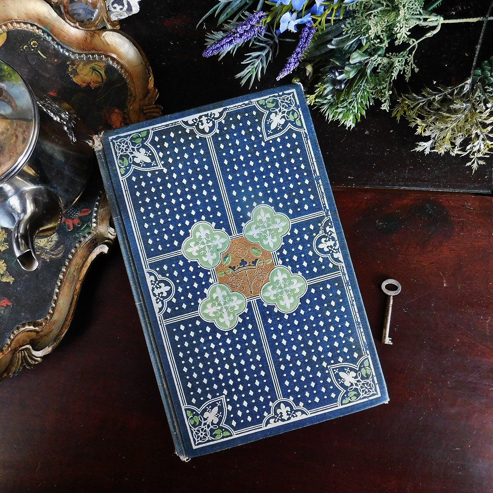 レア*+ 1907年　ルネサンス時代の女王達　古書　英国の古書　アンティークブック　ヴィンテージ本　洋書　骨董　中世