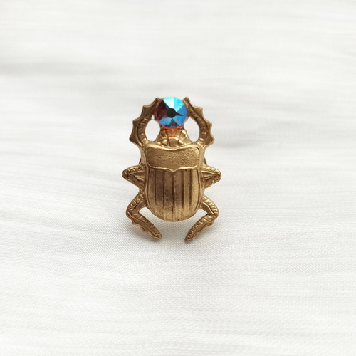 再販】真鍮製 ミニブローチ ピンバッジ スカラベ ピンバッチ dahlia