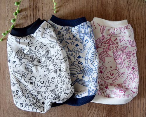 専用★ハンドメイド　犬服　カップケーキ柄&ドットニット　タンク② 訳あり 犬服 天竺ニットのアニマルサーカス柄タンクトップ ペット服
