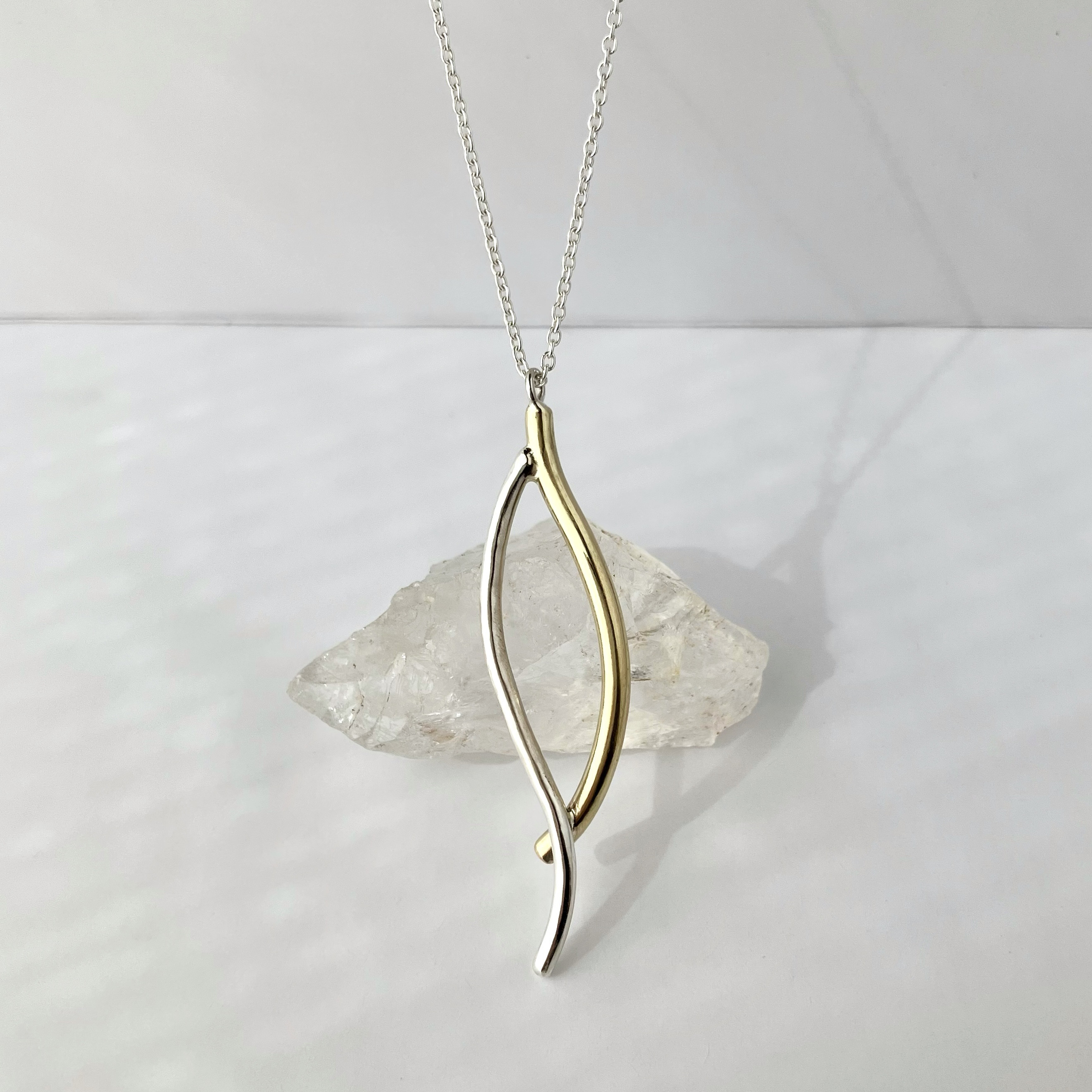 ミックスカラーリーフのロングネックレス　75cmチェーン　silver925 真鍮