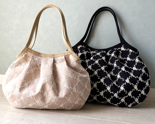 刺繍柄　グラニーバッグ　ハンドメイド コロンと可愛いショルダーグラニーバッグ 薔薇のバイアスチェック刺繍