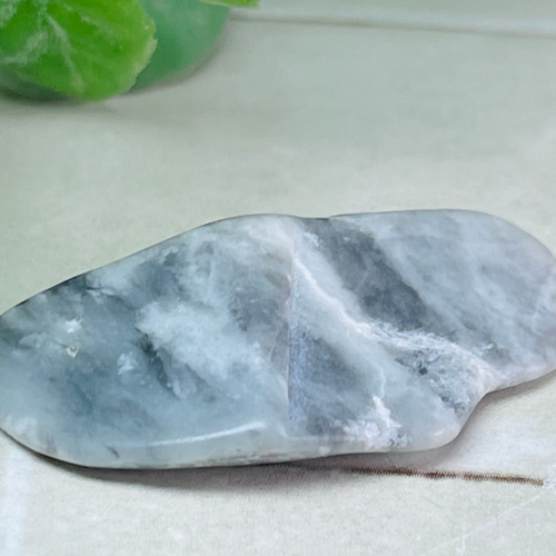 糸魚川産 ラベンダー翡翠 原石 ジェダイド タンブル 天然石 東洋占星術