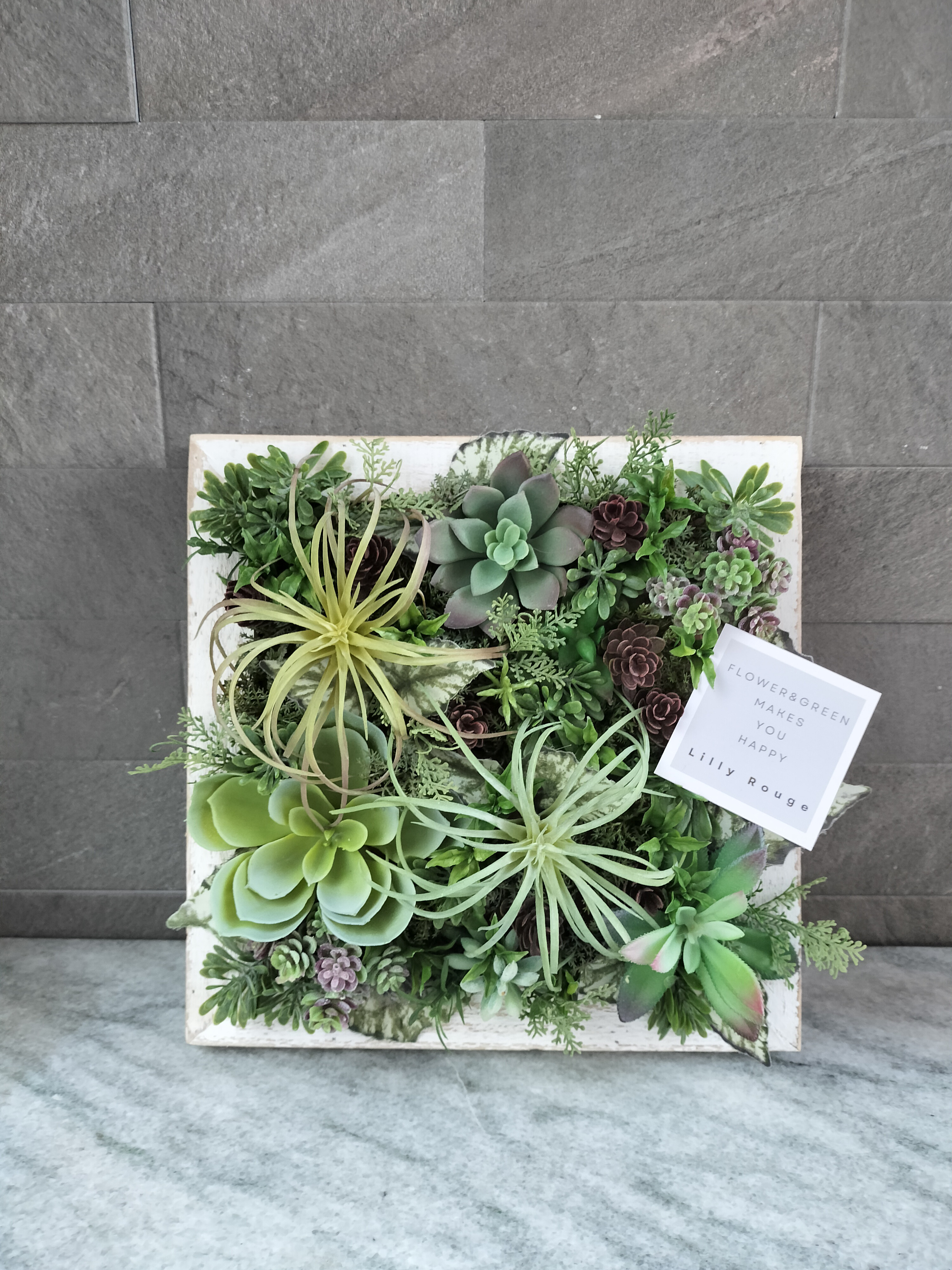 *✧多肉植物とたっぷりのグリーン✧*ナチュラル素材フレームアレンジ 6,650円