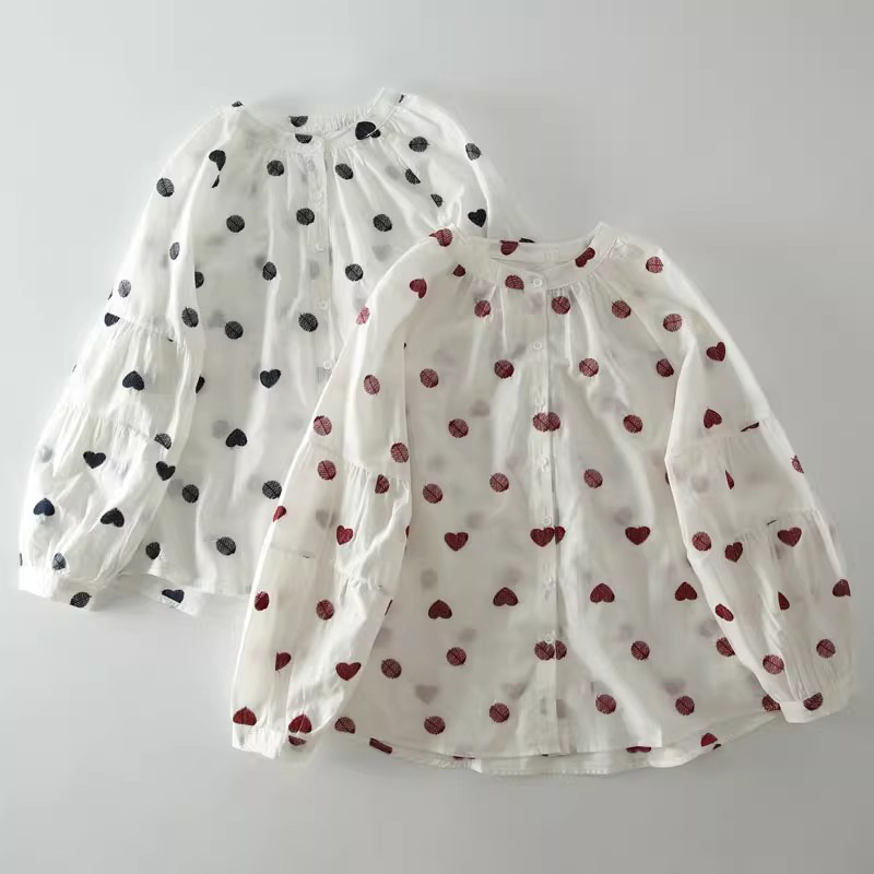 大人可愛いクルーネックブラウス ドット柄とハート柄刺繍 コットン100% 長袖ゆったりブラウス ネイビー/レッド