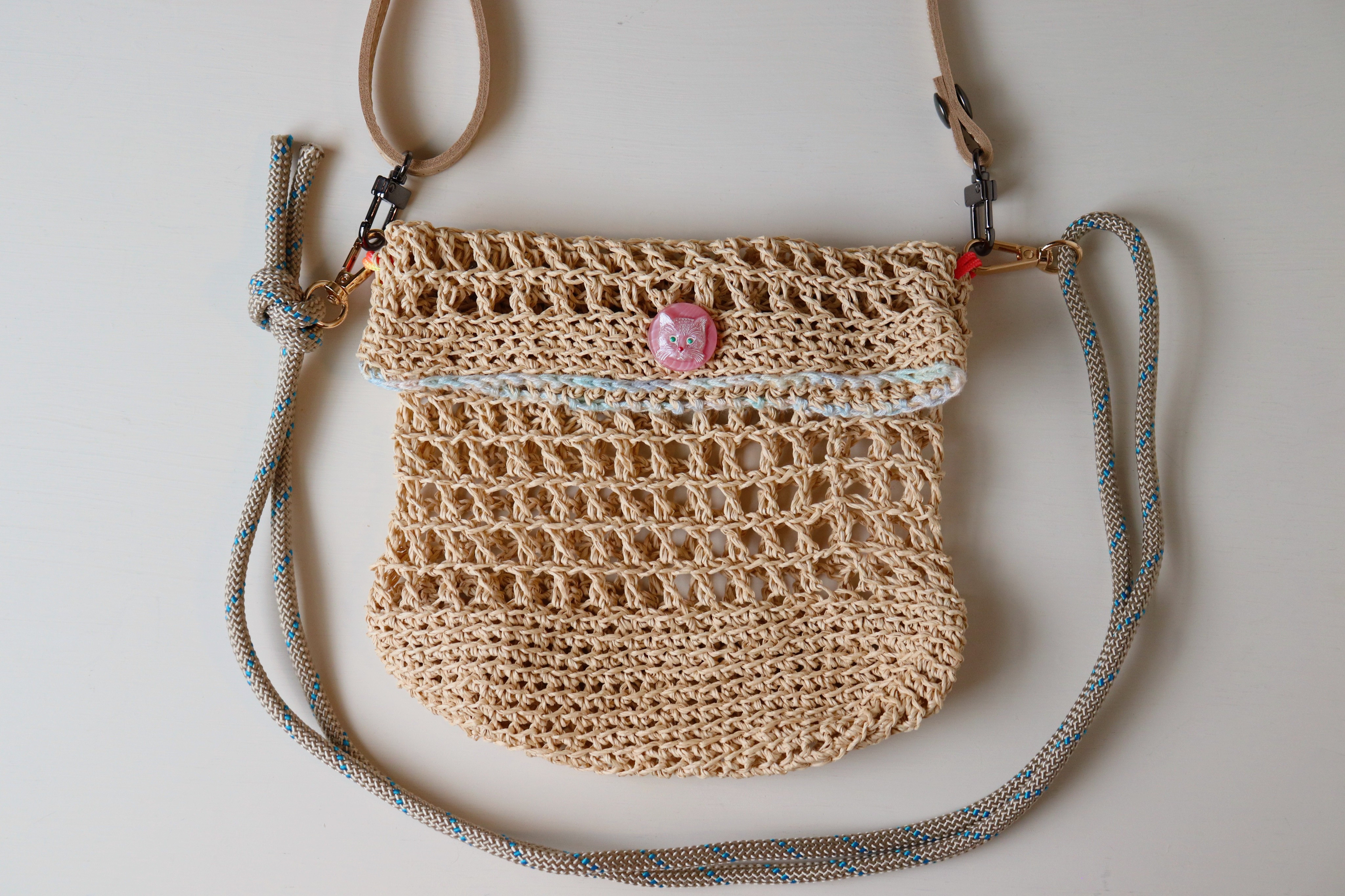 Creema限定　猫ボタンのポシェット