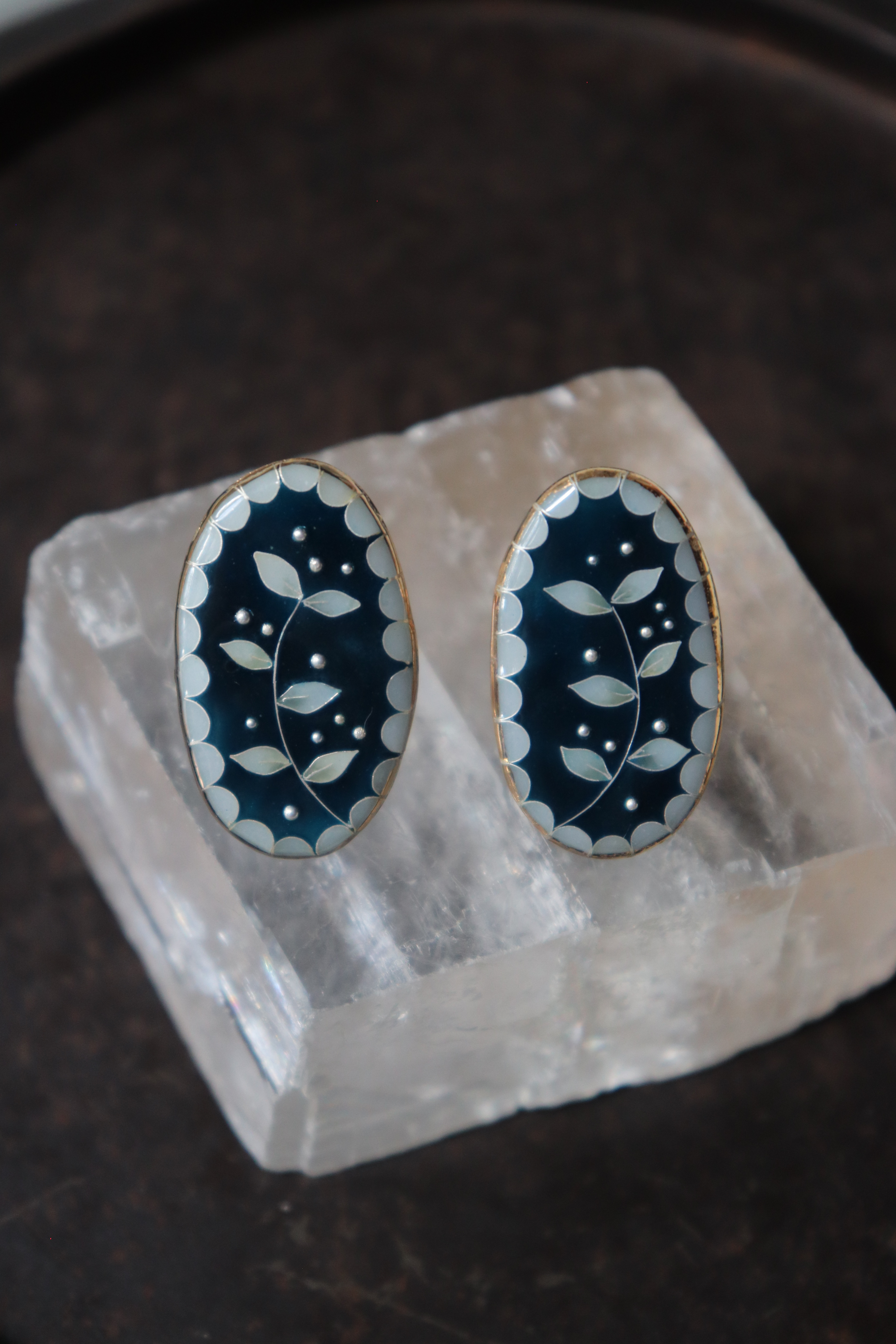 白い草の耳飾り ピアス・イヤリング (受注生産)