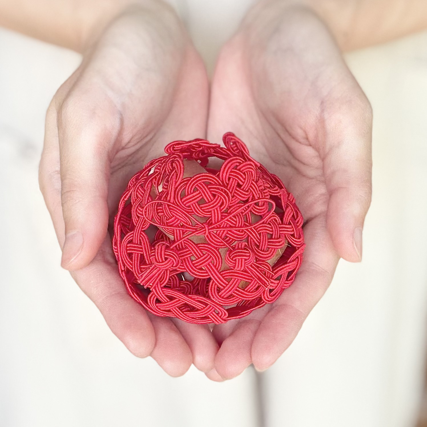 『香福（赤）』水引香袋 台座付き 桧の香り＊和のアロマディフューザー/ウッドディフューザー（国産桧/国産杉）