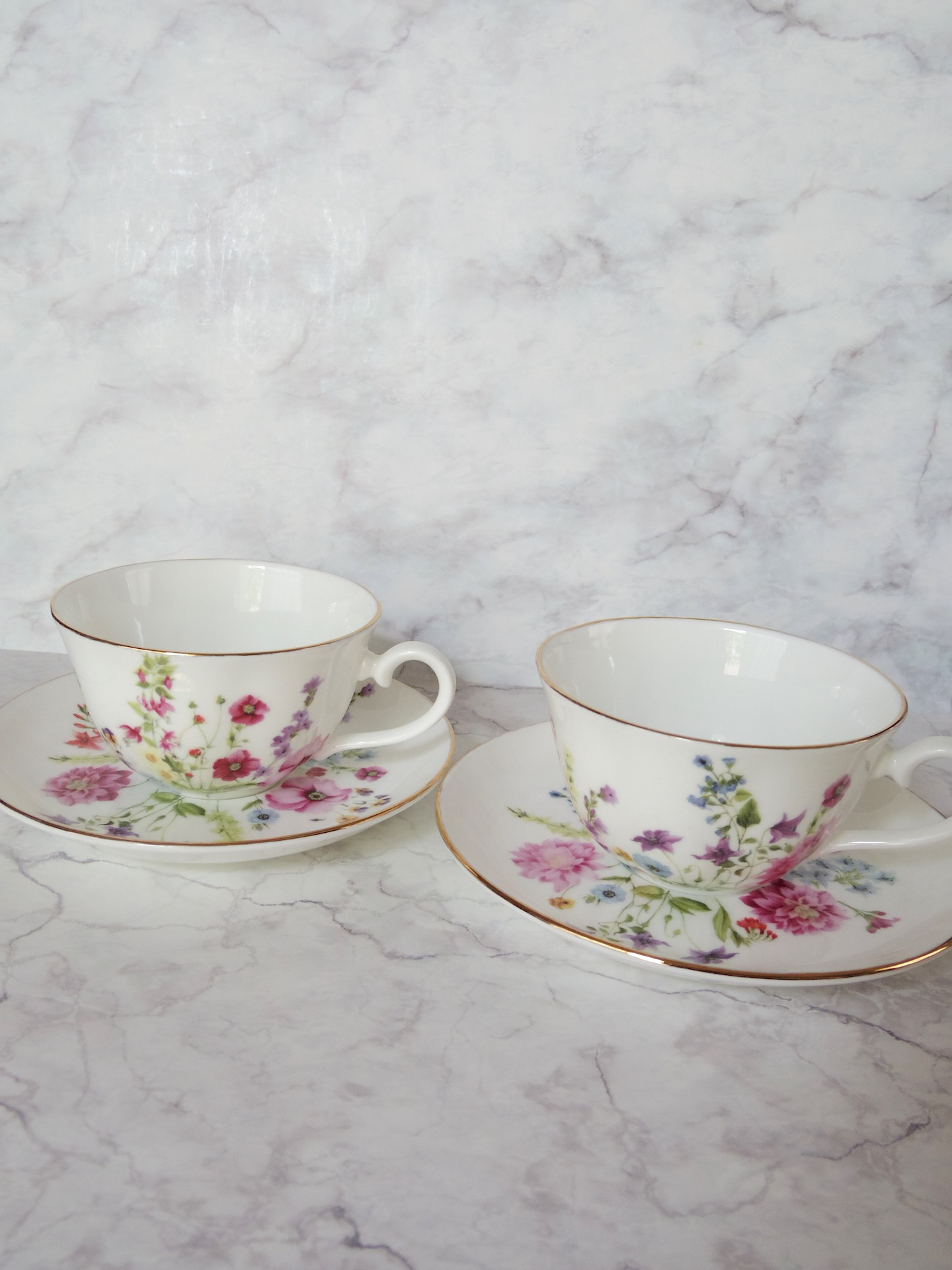 花畑のカップ＆ソーサー　ティーカップ　ポーセラーツ　磁器　　花柄 4,620円