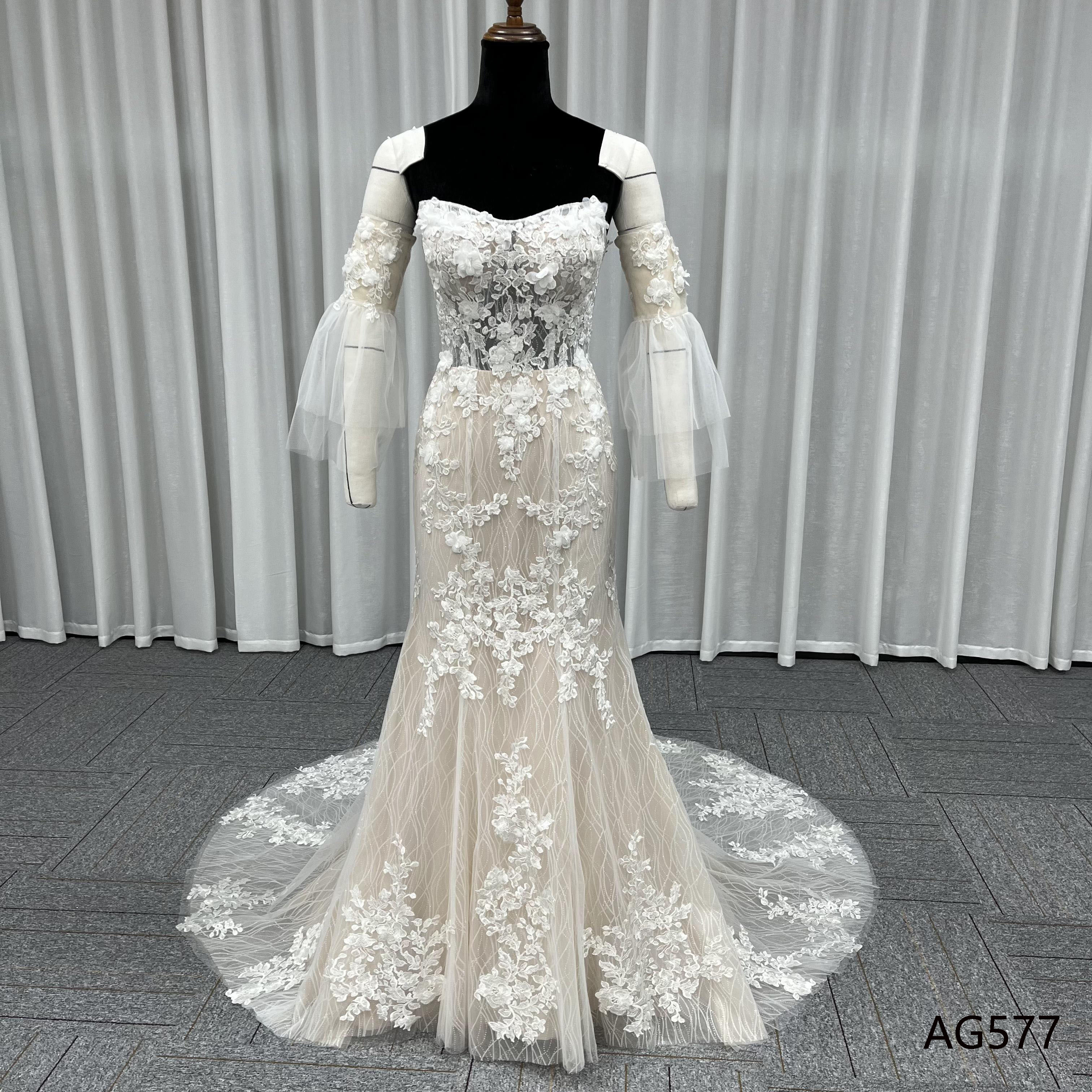 高評価続出　取り外し可能お袖　二の腕カバー　アイボリー　白可能　流れる透け花レース　オフショルダー　チュール花嫁トレーン