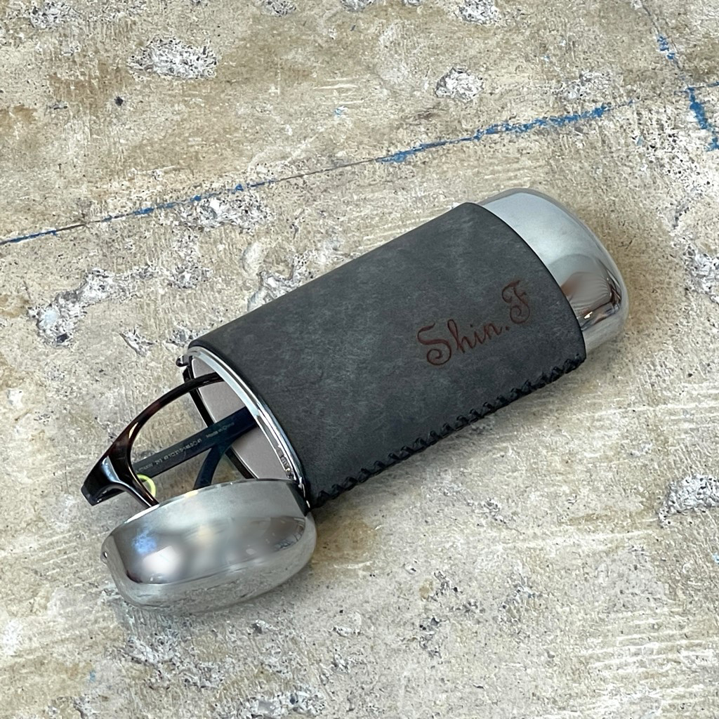 【30色から選べる・名入れ対応】革で包んだメガネケース ハードケース 眼鏡 お祝い プレゼント 贈り物に