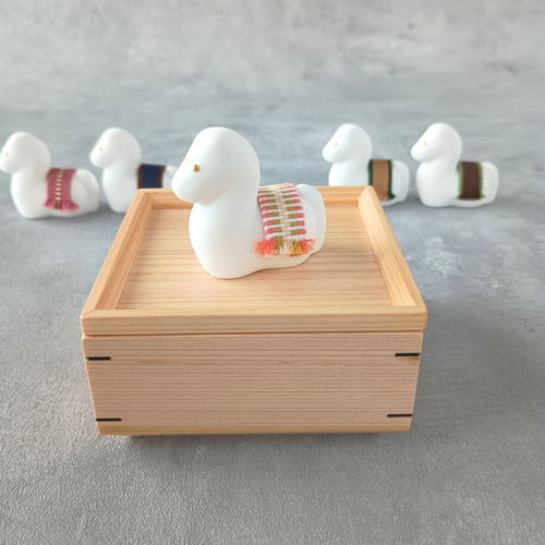 京もの「ひのきの木箱」と「午の置物」のセット うま 馬 迎春 正月飾り