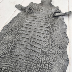 ワニ革　クレイフィニッシュ　墨黒　No.C008674 13枚目の画像