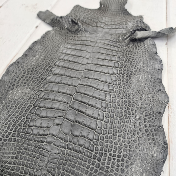 ワニ革　クレイフィニッシュ　墨黒　No.C008674 13枚目の画像