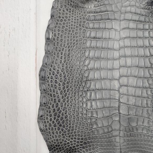 ワニ革　クレイフィニッシュ　墨黒　No.C008674 11枚目の画像