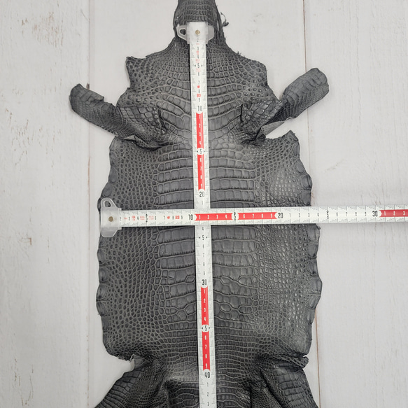 ワニ革　クレイフィニッシュ　墨黒　No.C008675 6枚目の画像