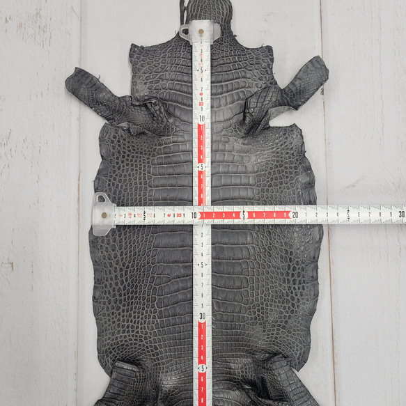 ワニ革　クレイフィニッシュ　墨黒　No.C008677 6枚目の画像