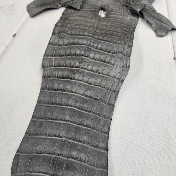 ワニ革　クレイフィニッシュ　墨黒　No.C008677 13枚目の画像