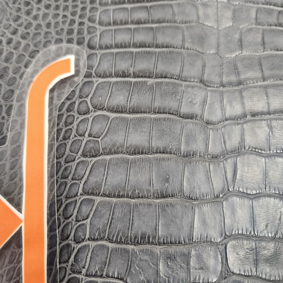 ワニ革　クレイフィニッシュ　墨黒　No.C008677 9枚目の画像
