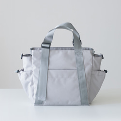 秋新作［Mサイズ］10ポケット3WAYバッグ 撥水加工ナイロン【ライトグレー】軽量大容量 トート/ショルダー SDGs 13枚目の画像