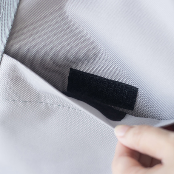 秋新作［Mサイズ］10ポケット3WAYバッグ 撥水加工ナイロン【ライトグレー】軽量大容量 トート/ショルダー SDGs 14枚目の画像