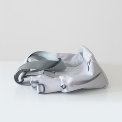 秋新作［Mサイズ］10ポケット3WAYバッグ 撥水加工ナイロン【ライトグレー】軽量大容量 トート/ショルダー SDGs 16枚目の画像